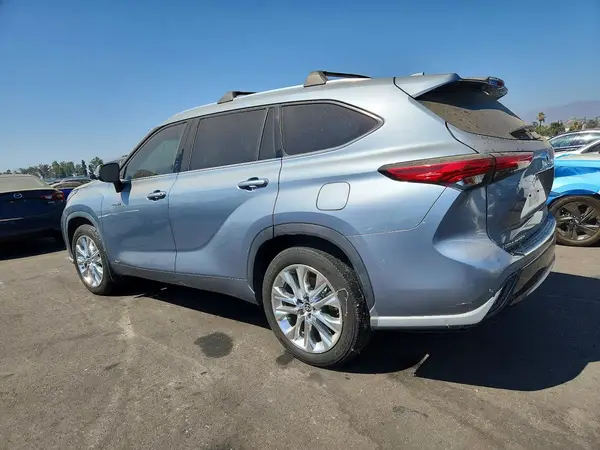 5TDXBRCH9LS011708 2020 TOYOTA HIGHLANDER - Image 2