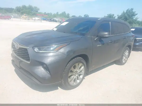 5TDXBRCH9MS016392 2021 TOYOTA HIGHLANDER - Image 2