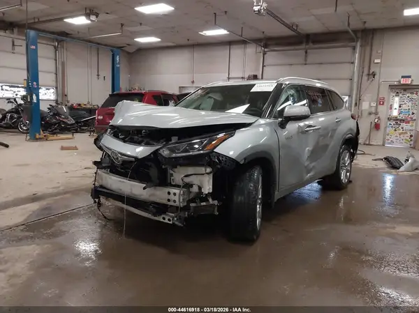 5TDXBRCH9MS522319 2021 TOYOTA HIGHLANDER - Image 2