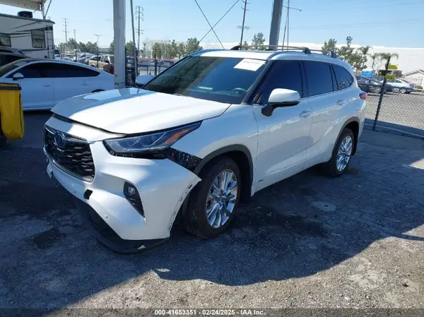 5TDXBRCH9NS539347 2022 TOYOTA HIGHLANDER - Image 2