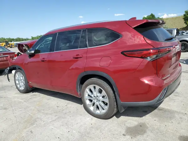 5TDXBRCH9NS555080 2022 TOYOTA HIGHLANDER - Image 2