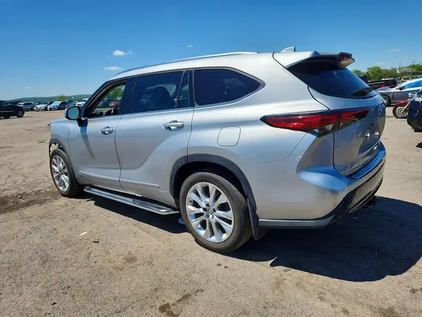 5TDXBRCH9PS120921 2023 TOYOTA HIGHLANDER - Image 2