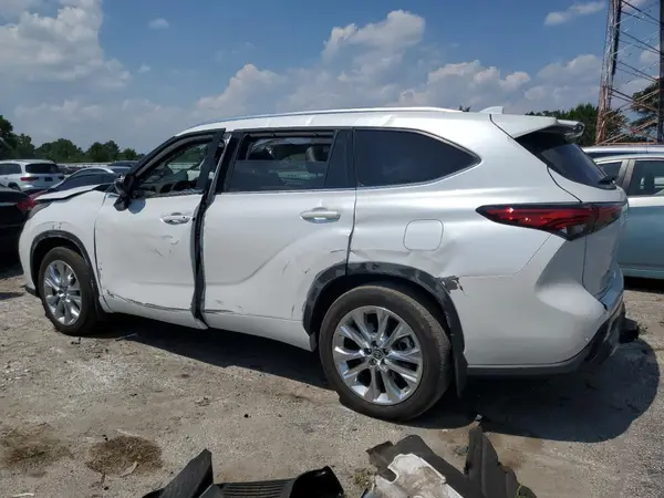 5TDXBRCH9PS121177 2023 TOYOTA HIGHLANDER - Image 2