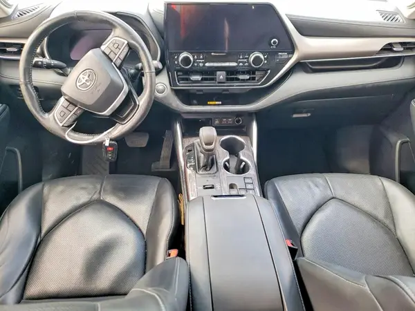 5TDXBRCH9PS122748 2023 TOYOTA HIGHLANDER - Image 8