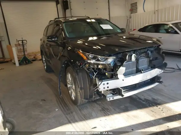 5TDXBRCH9PS578507 2023 TOYOTA HIGHLANDER - Image 1