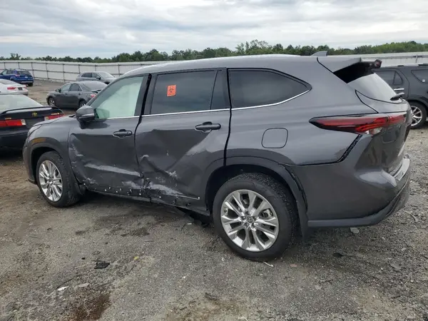 5TDXBRCH9RS643763 2024 TOYOTA HIGHLANDER - Image 2
