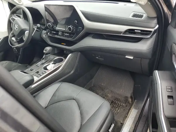 5TDXBRCH9RS643763 2024 TOYOTA HIGHLANDER - Image 8