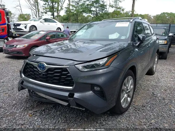 5TDXBRCHXLS012219 2020 TOYOTA HIGHLANDER - Image 2