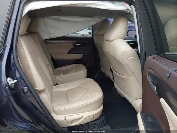 5TDXBRCHXMS019060 2021 TOYOTA HIGHLANDER - Image 8