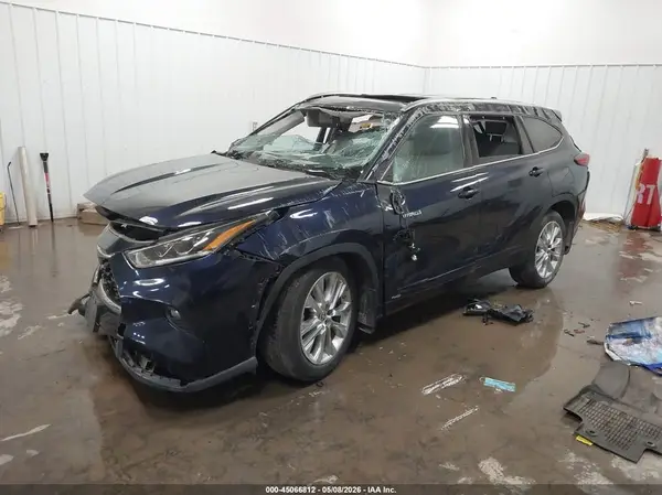 5TDXBRCHXMS033704 2021 TOYOTA HIGHLANDER - Image 2