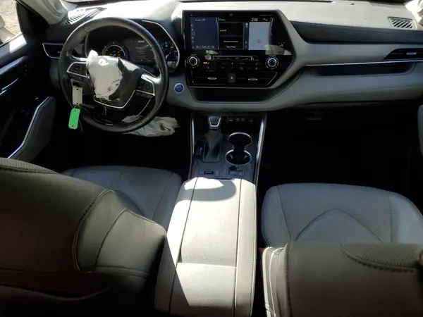 5TDXBRCHXMS527450 2021 TOYOTA HIGHLANDER - Image 8