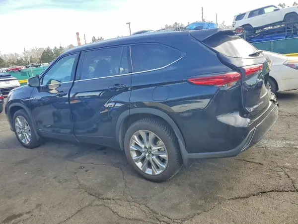 5TDXBRCHXMS529330 2021 TOYOTA HIGHLANDER - Image 2