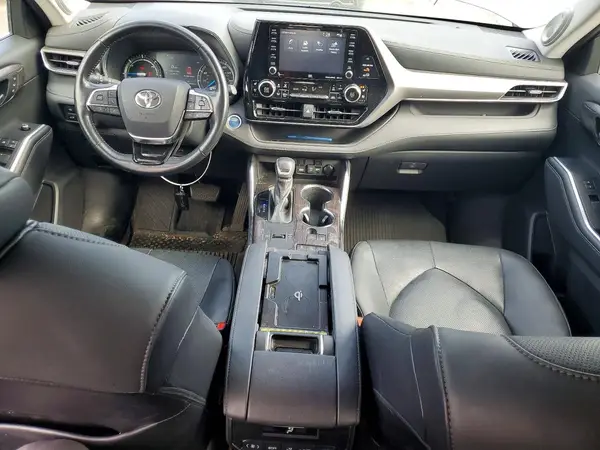 5TDXBRCHXMS529330 2021 TOYOTA HIGHLANDER - Image 8
