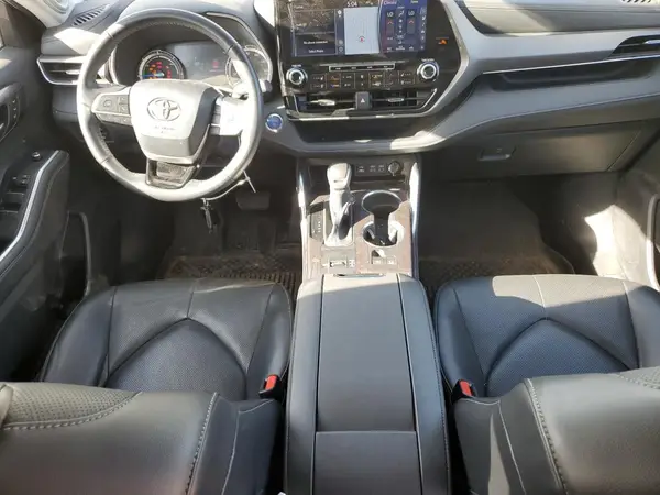 5TDXBRCHXNS558781 2022 TOYOTA HIGHLANDER - Image 8