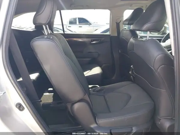 5TDXBRCHXPS583604 2023 TOYOTA HIGHLANDER - Image 8