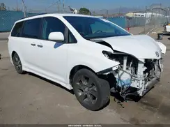 5TDXK3DC0GS702003 2016 TOYOTA SIENNA