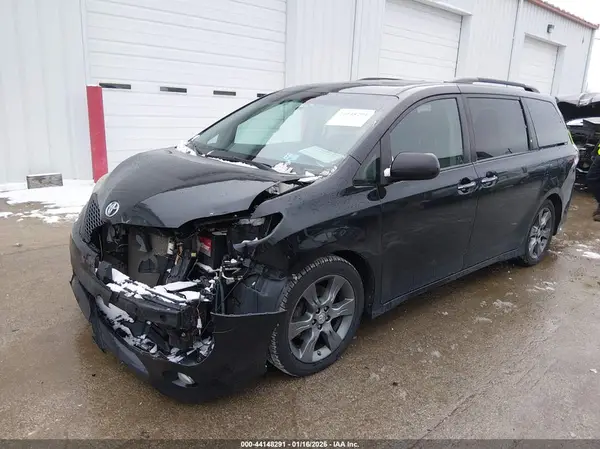 5TDXK3DC0GS710053 2016 TOYOTA SIENNA - Image 2