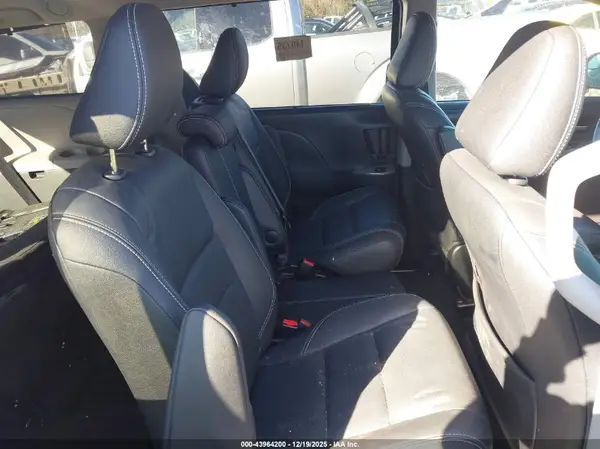 5TDXK3DC0GS721263 2016 TOYOTA SIENNA - Image 8