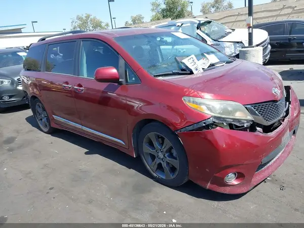 5TDXK3DC0GS729198 2016 TOYOTA SIENNA - Image 1