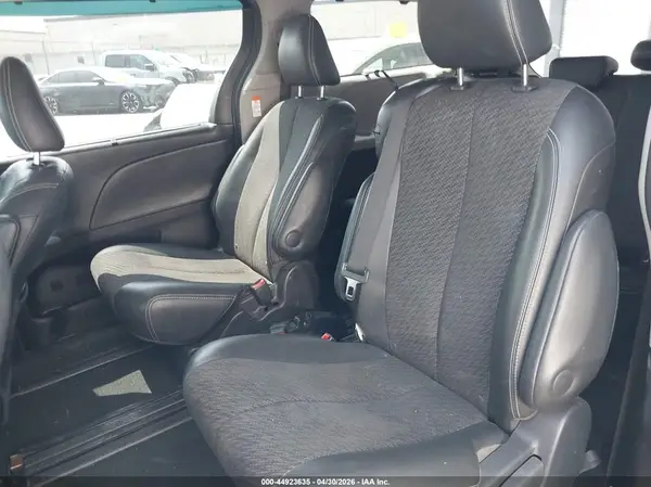 5TDXK3DC0GS731968 2016 TOYOTA SIENNA - Image 8