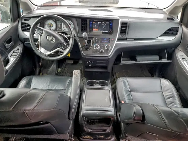 5TDXK3DC0GS737785 2016 TOYOTA SIENNA - Image 8