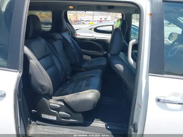 5TDXK3DC0GS747197 2016 TOYOTA SIENNA - Image 8