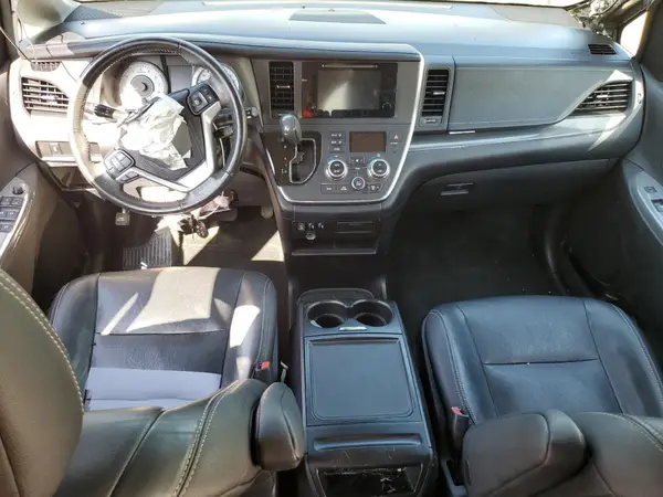 5TDXK3DC0GS760712 2016 TOYOTA SIENNA - Image 8