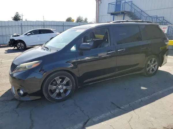 5TDXK3DC1GS699645 2016 TOYOTA SIENNA - Image 1