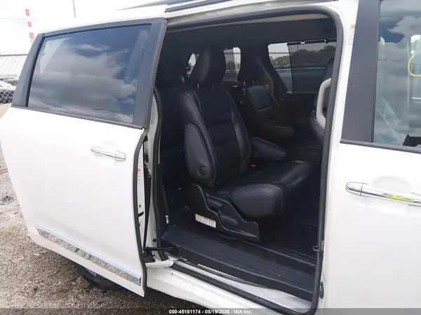 5TDXK3DC1GS712443 2016 TOYOTA SIENNA - Image 8