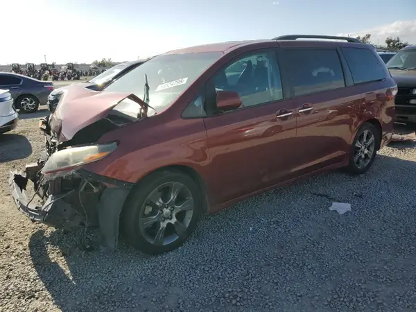 5TDXK3DC1GS713222 2016 TOYOTA SIENNA - Image 1
