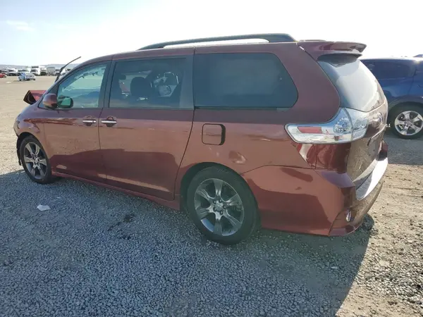 5TDXK3DC1GS713222 2016 TOYOTA SIENNA - Image 2