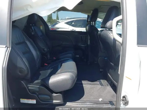5TDXK3DC1GS735334 2016 TOYOTA SIENNA - Image 8
