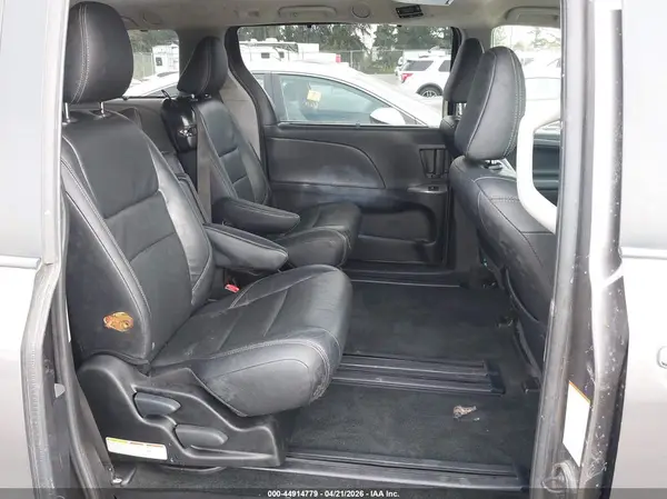 5TDXK3DC1GS736662 2016 TOYOTA SIENNA - Image 8