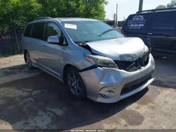 5TDXK3DC1GS739285 2016 TOYOTA SIENNA - Image 1