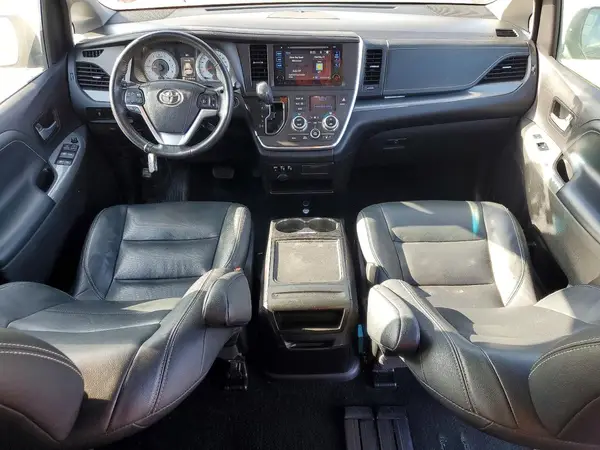 5TDXK3DC1GS754823 2016 TOYOTA SIENNA - Image 8