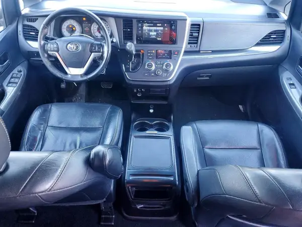 5TDXK3DC2GS693403 2016 TOYOTA SIENNA - Image 8