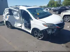 5TDXK3DC2GS758931 2016 TOYOTA SIENNA