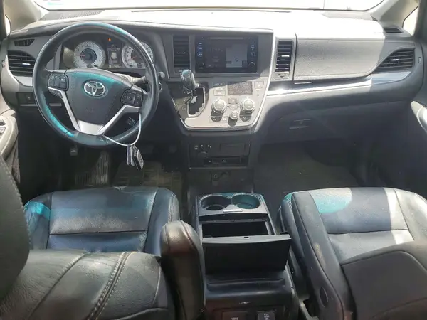 5TDXK3DC2GS763546 2016 TOYOTA SIENNA - Image 8