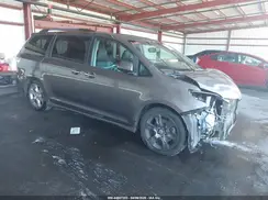 5TDXK3DC3GS710175 2016 TOYOTA SIENNA