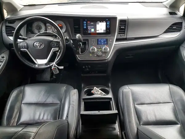 5TDXK3DC3GS715618 2016 TOYOTA SIENNA - Image 8
