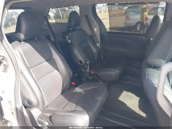 5TDXK3DC3GS741829 2016 TOYOTA SIENNA - Image 8