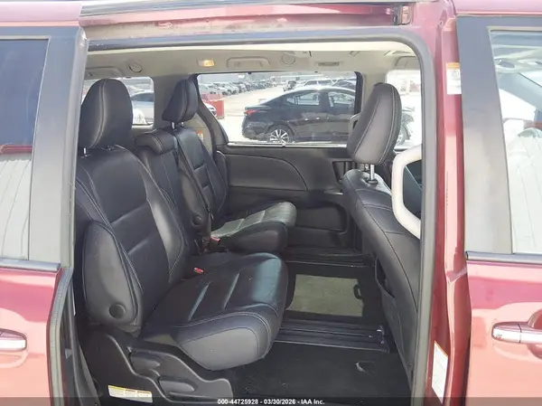 5TDXK3DC3GS744181 2016 TOYOTA SIENNA - Image 8