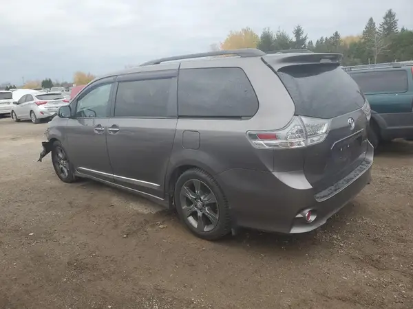 5TDXK3DC3GS750367 2016 TOYOTA SIENNA - Image 2
