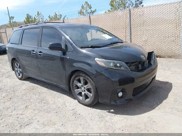 5TDXK3DC4GS697842 2016 TOYOTA SIENNA - Image 1