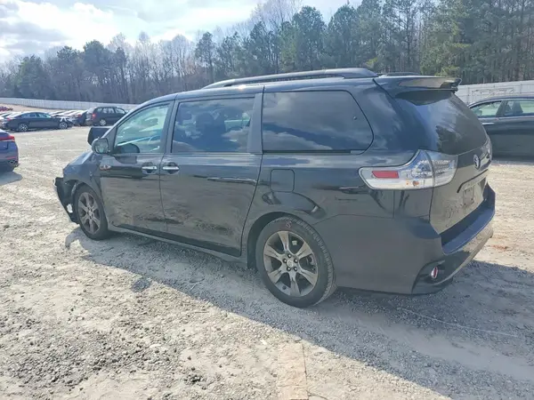 5TDXK3DC4GS697856 2016 TOYOTA SIENNA - Image 2