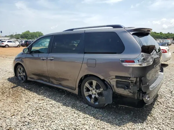 5TDXK3DC4GS720388 2016 TOYOTA SIENNA - Image 2