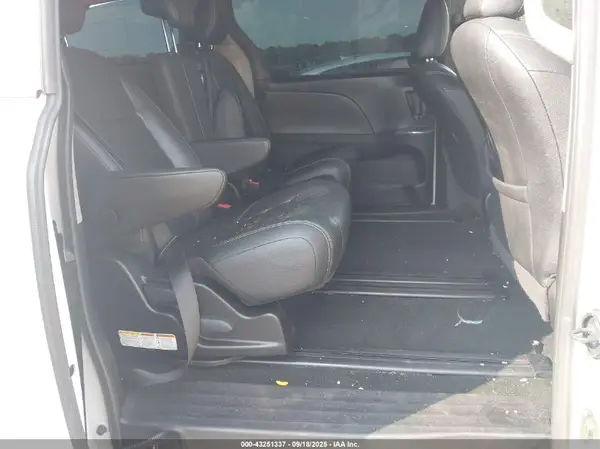 5TDXK3DC4GS721413 2016 TOYOTA SIENNA - Image 8