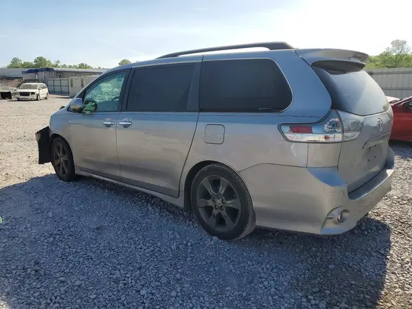 5TDXK3DC4GS732072 2016 TOYOTA SIENNA - Image 2