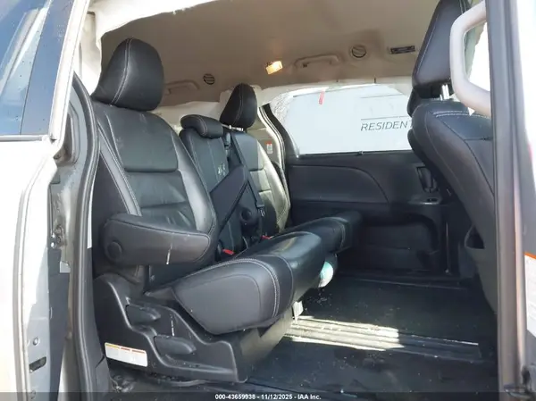 5TDXK3DC4GS739877 2016 TOYOTA SIENNA - Image 8
