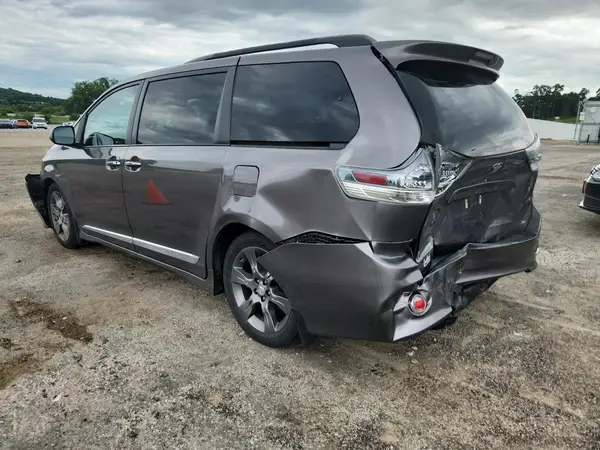 5TDXK3DC4GS749857 2016 TOYOTA SIENNA - Image 2